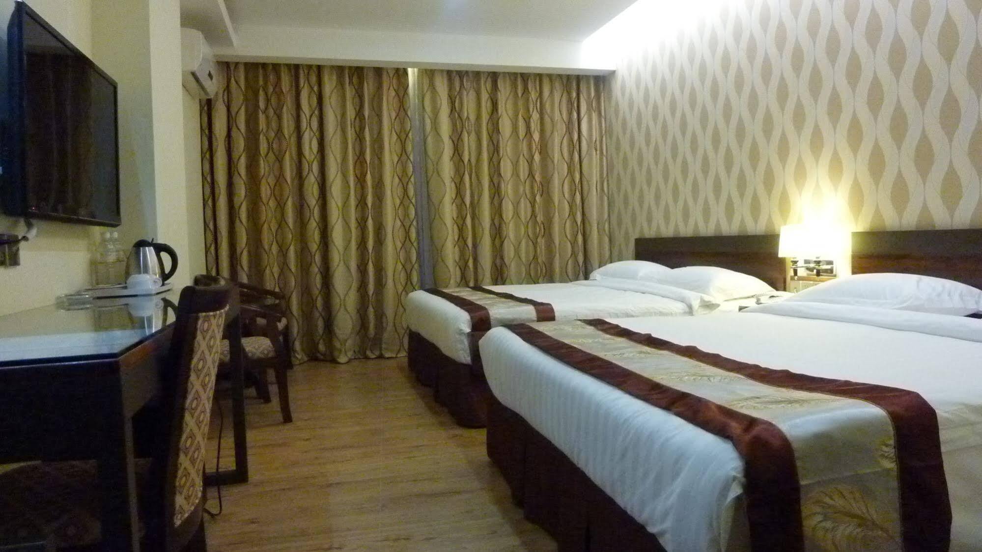 Nova Kuching Hotel Kültér fotó