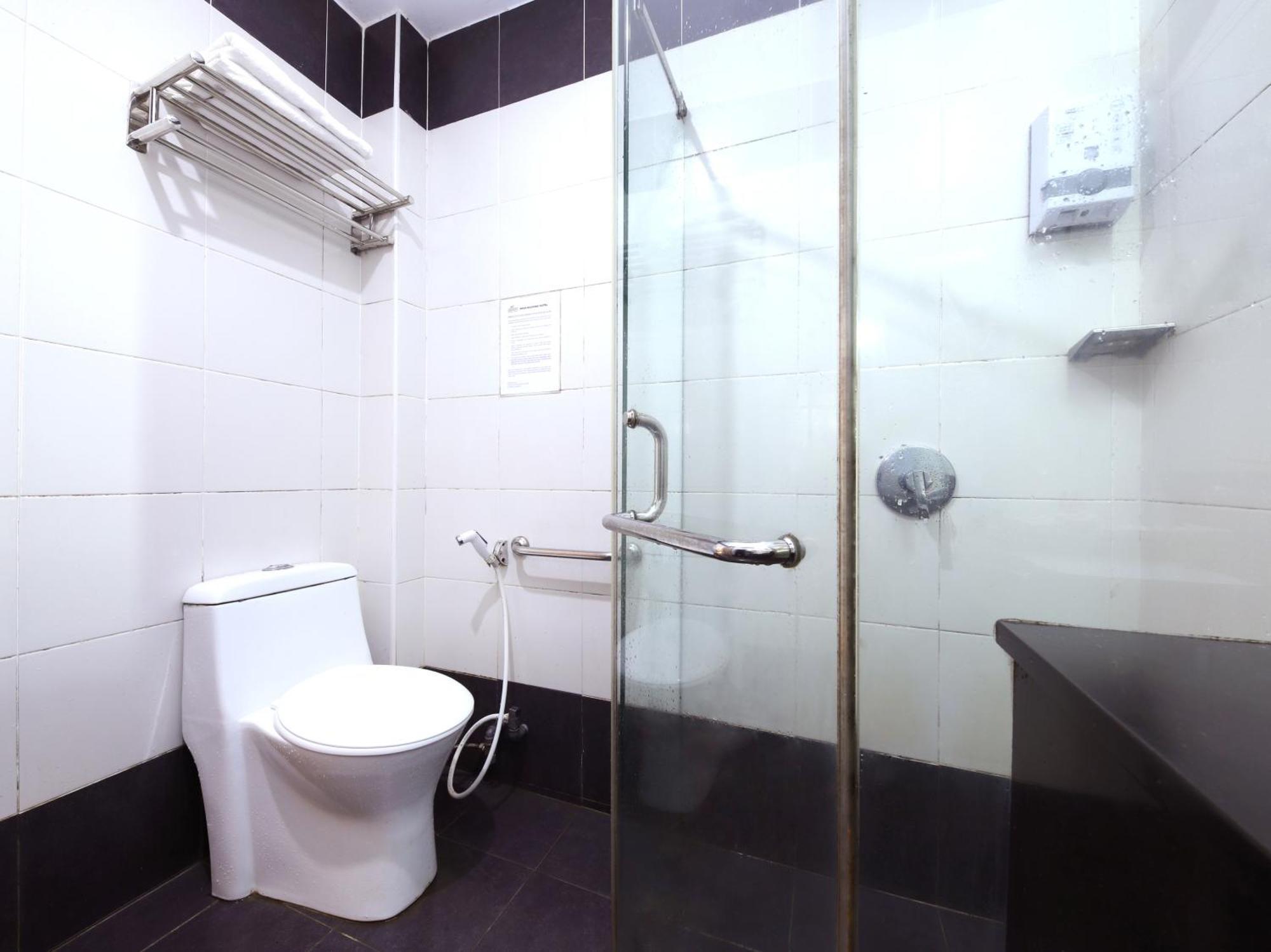 Nova Kuching Hotel Kültér fotó